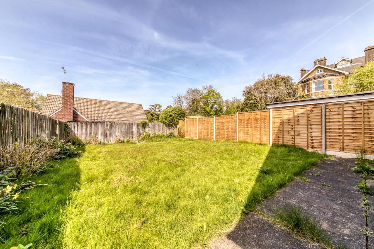 Contemporary 4 Bedroom Detached House With Parking And City Links Croydon Exterior foto