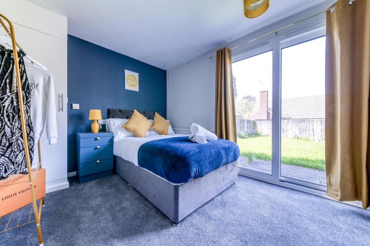 Contemporary 4 Bedroom Detached House With Parking And City Links Croydon Exterior foto