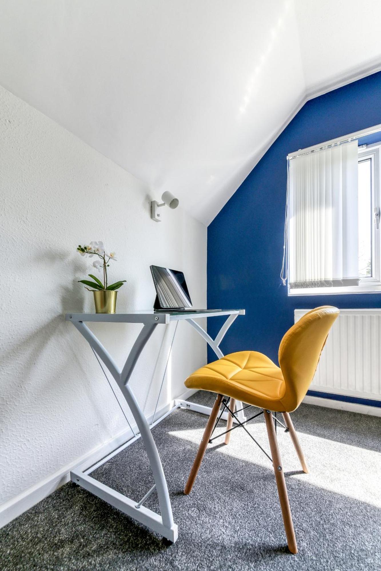 Contemporary 4 Bedroom Detached House With Parking And City Links Croydon Quarto foto